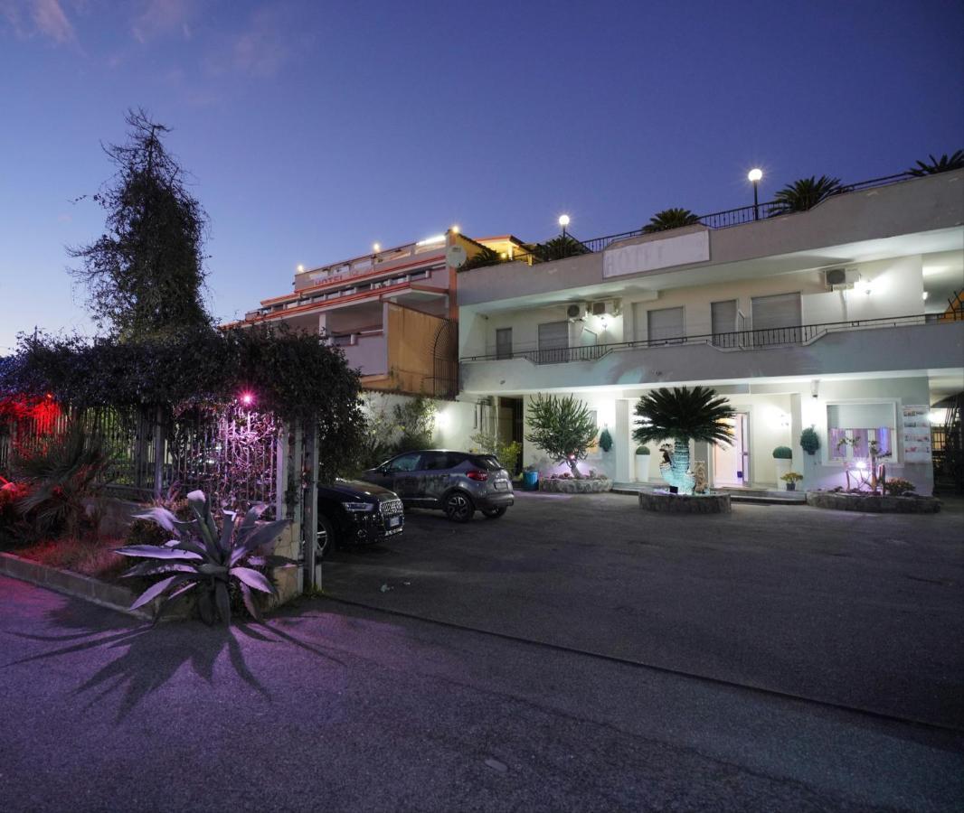 Hotel Stefany Lago Patria Exterior photo