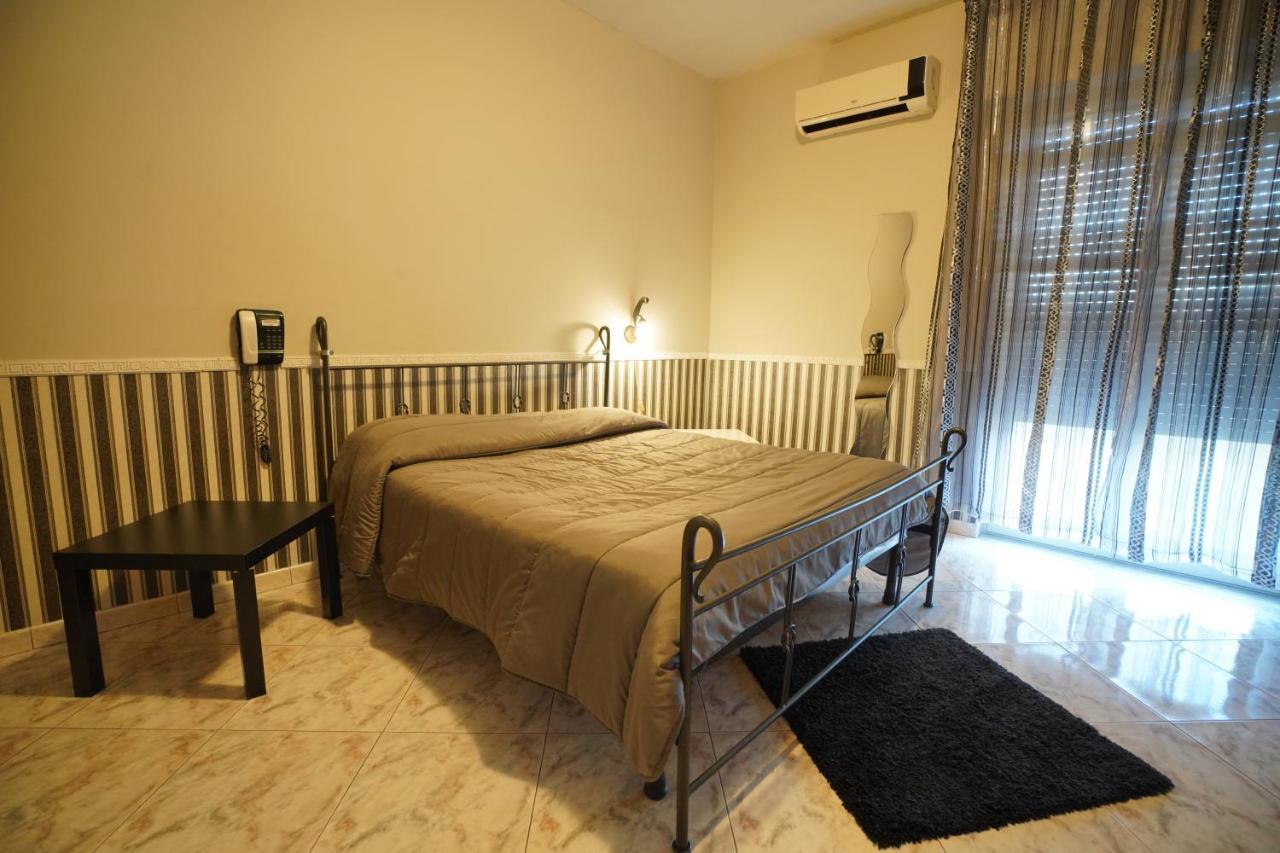 Hotel Stefany Lago Patria Exterior photo